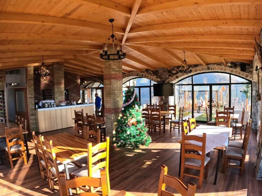 Hotel Bujtina Vrenezi Peshkopi Esterno foto
