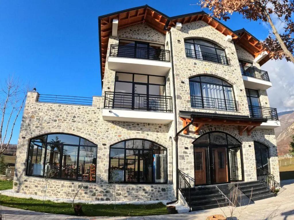 Hotel Bujtina Vrenezi Peshkopi Esterno foto