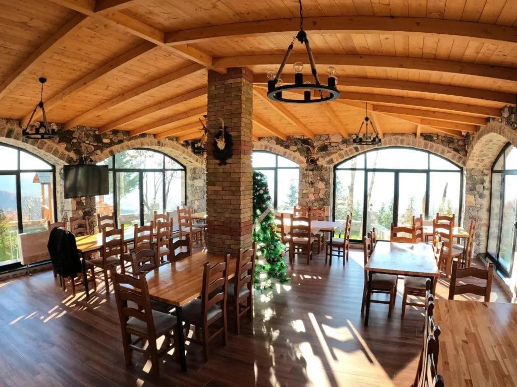 Hotel Bujtina Vrenezi Peshkopi Esterno foto