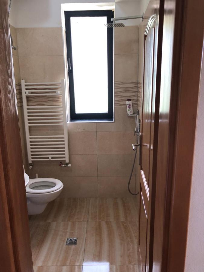 Hotel Bujtina Vrenezi Peshkopi Esterno foto
