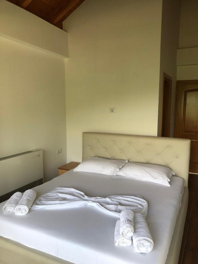 Hotel Bujtina Vrenezi Peshkopi Esterno foto